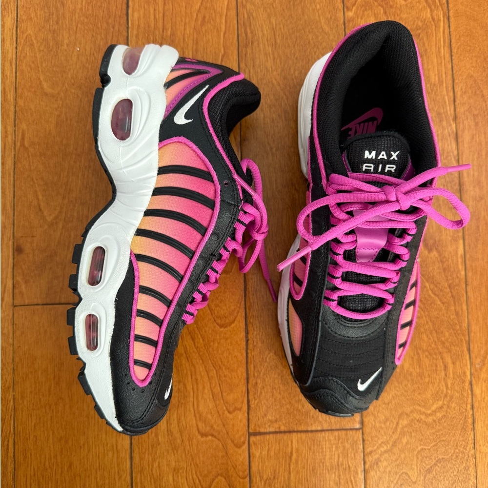 Nike Air Max Tailwind IV Women's Black White Fire Pink Lifestyle Sneakers Shoes